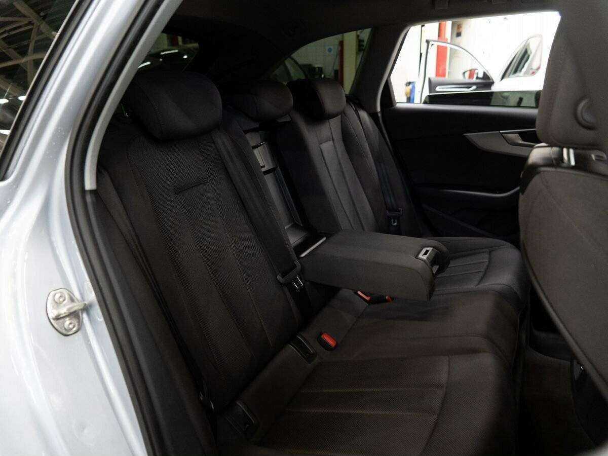 Б/У Ауди А4 2019 года. Фото: #8