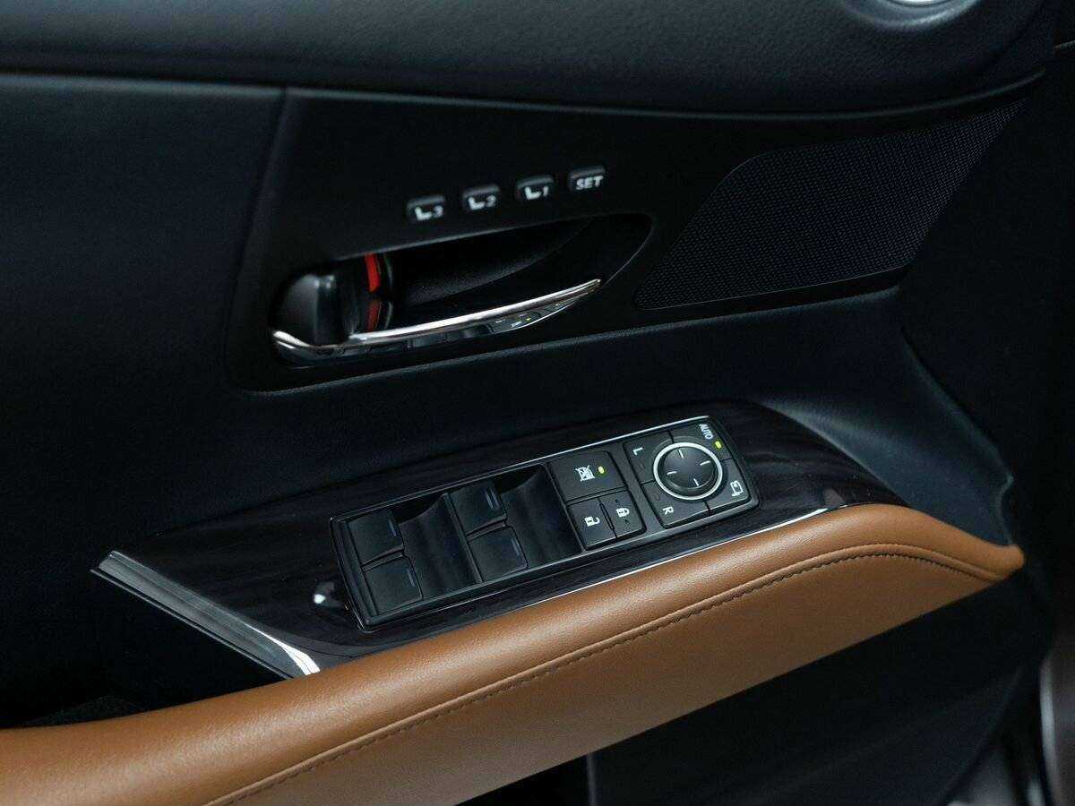 Б/У Лексус Р-Икс 2013 года. Фото: #14