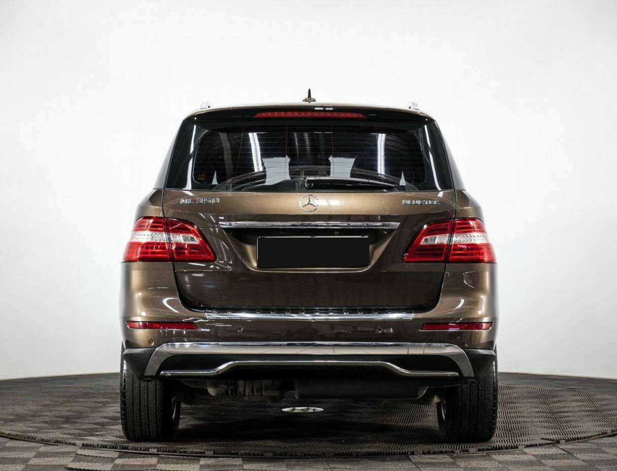 Б/У Мерседес-Бенц М-Класс 2013 года. Фото: #4