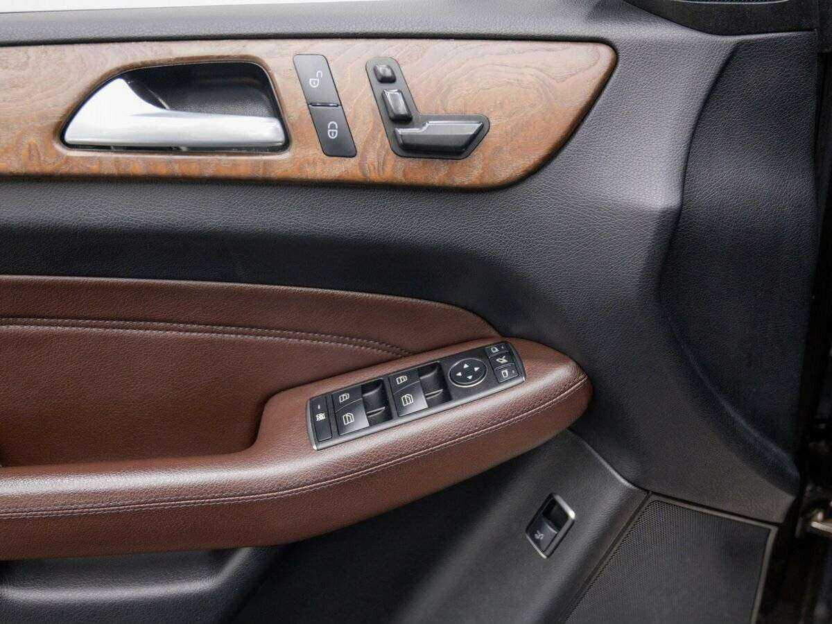 Б/У Мерседес-Бенц М-Класс 2013 года. Фото: #16