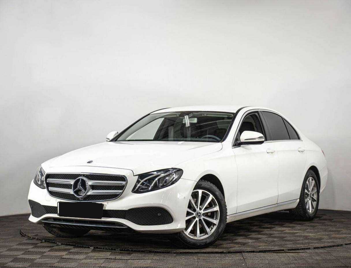 Б/У Мерседес-Бенц Е-Класс 2017 года. Фото: #2