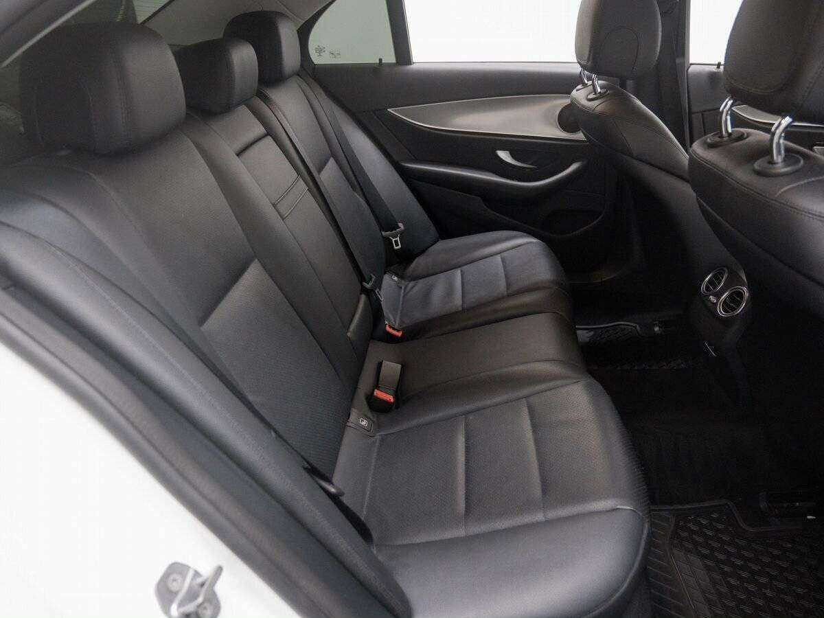 Б/У Мерседес-Бенц Е-Класс 2017 года. Фото: #10