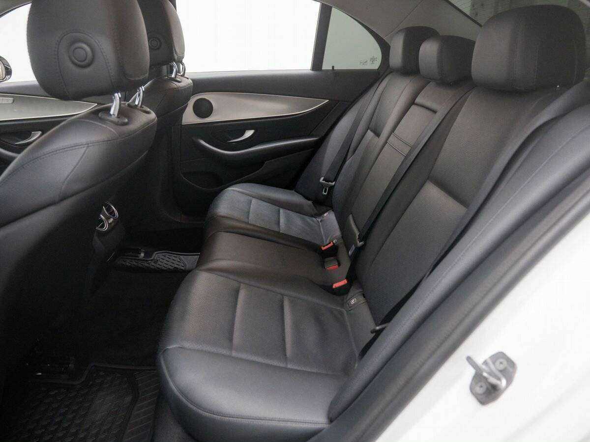 Б/У Мерседес-Бенц Е-Класс 2017 года. Фото: #13