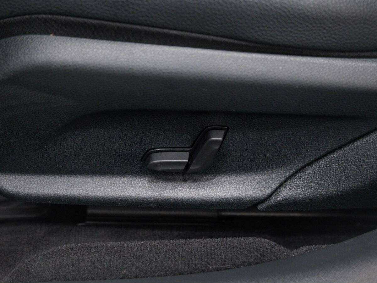 Б/У Мерседес-Бенц Е-Класс 2017 года. Фото: #19