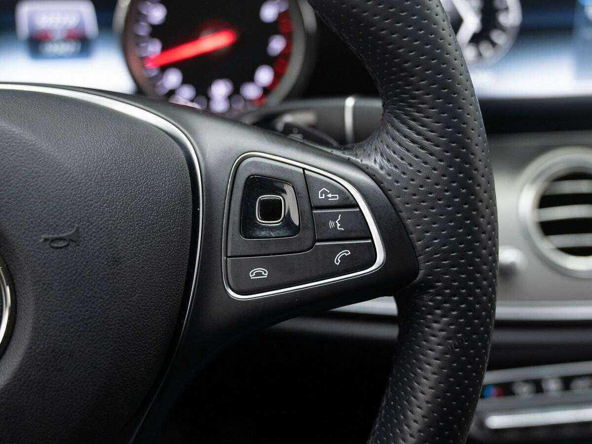 Б/У Мерседес-Бенц Е-Класс 2017 года. Фото: #25