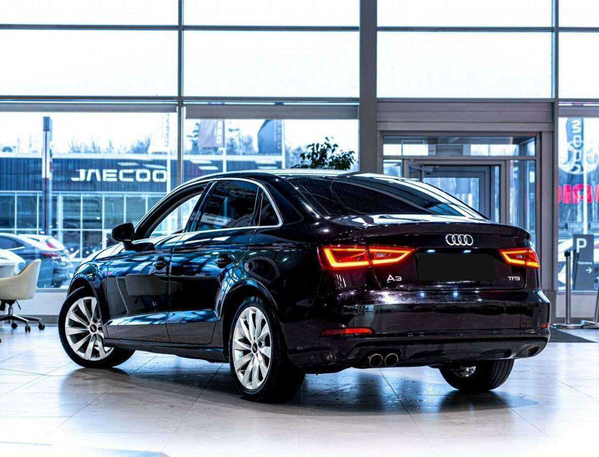 Б/У Ауди А3 2013 года. Фото: #3