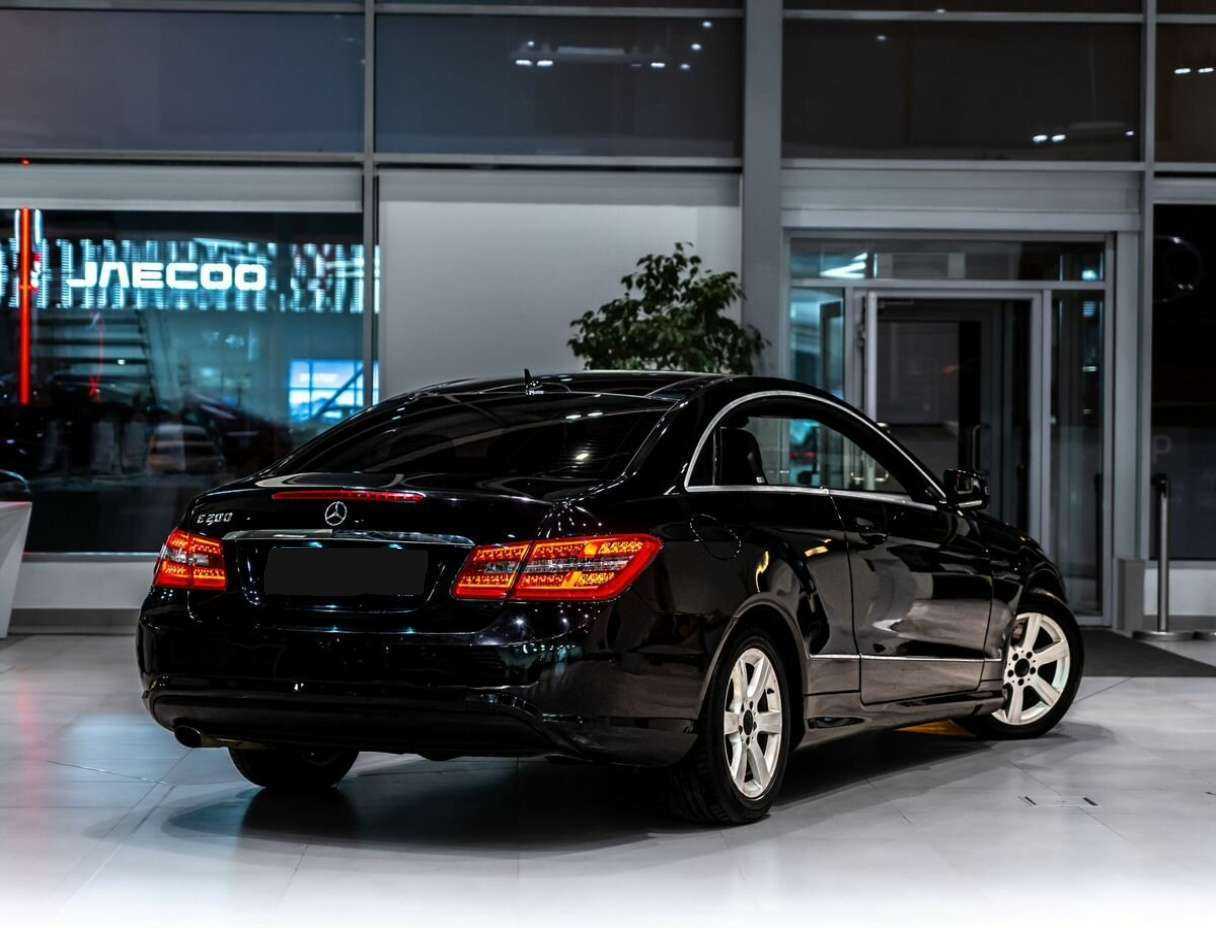 Б/У Мерседес-Бенц Е-Класс 2012 года. Фото: #2