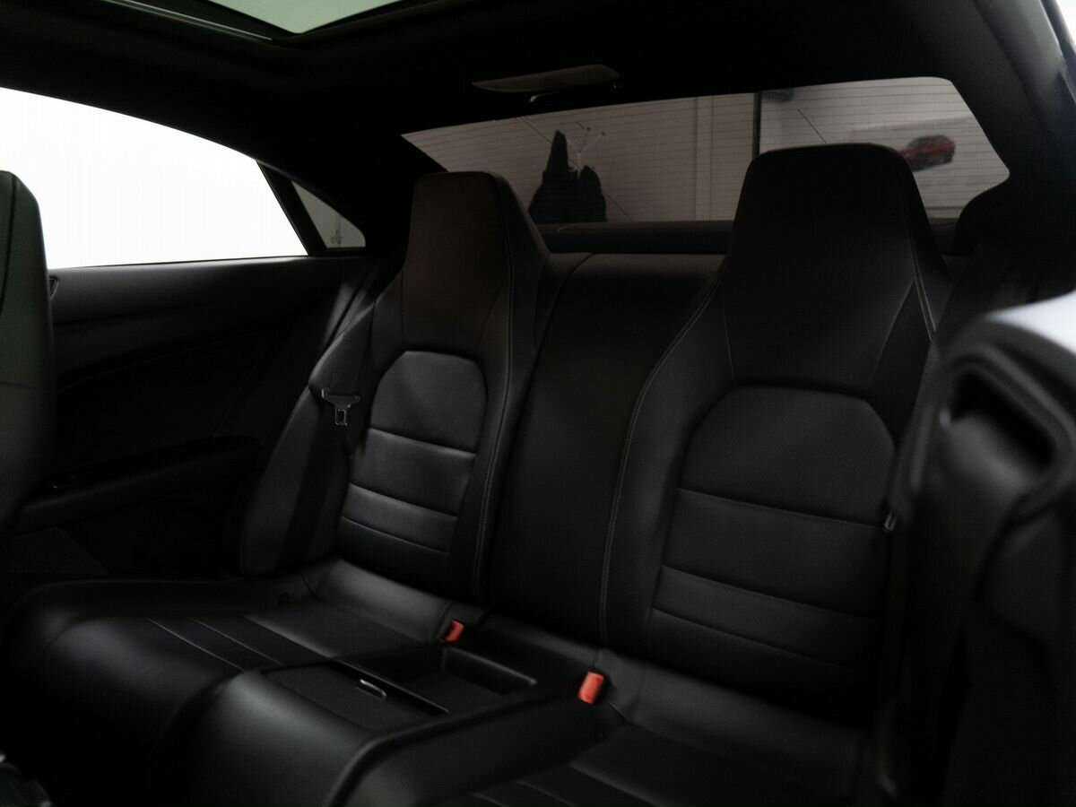 Б/У Мерседес-Бенц Е-Класс 2012 года. Фото: #6