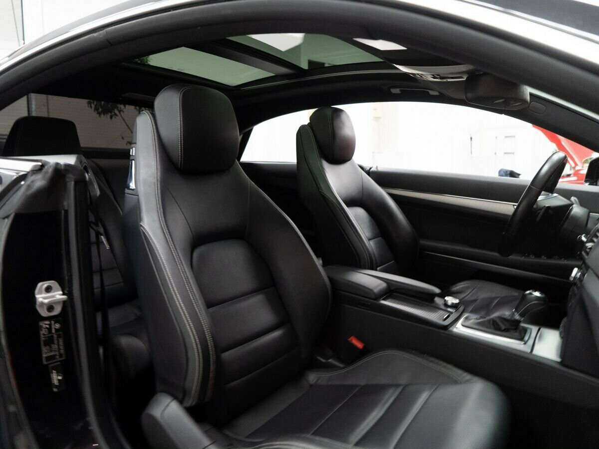 Б/У Мерседес-Бенц Е-Класс 2012 года. Фото: #7