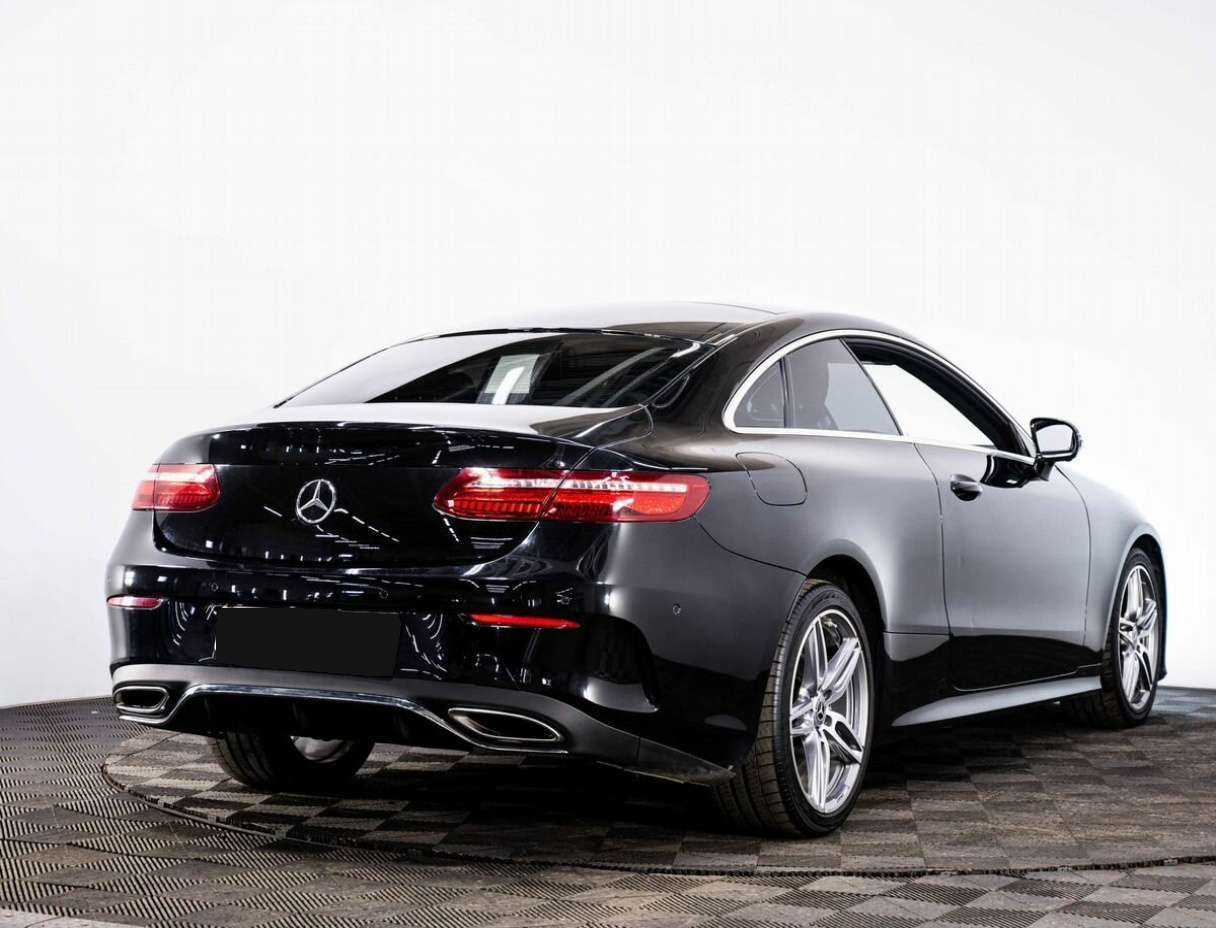 Б/У Мерседес-Бенц Е-Класс 2017 года. Фото: #5