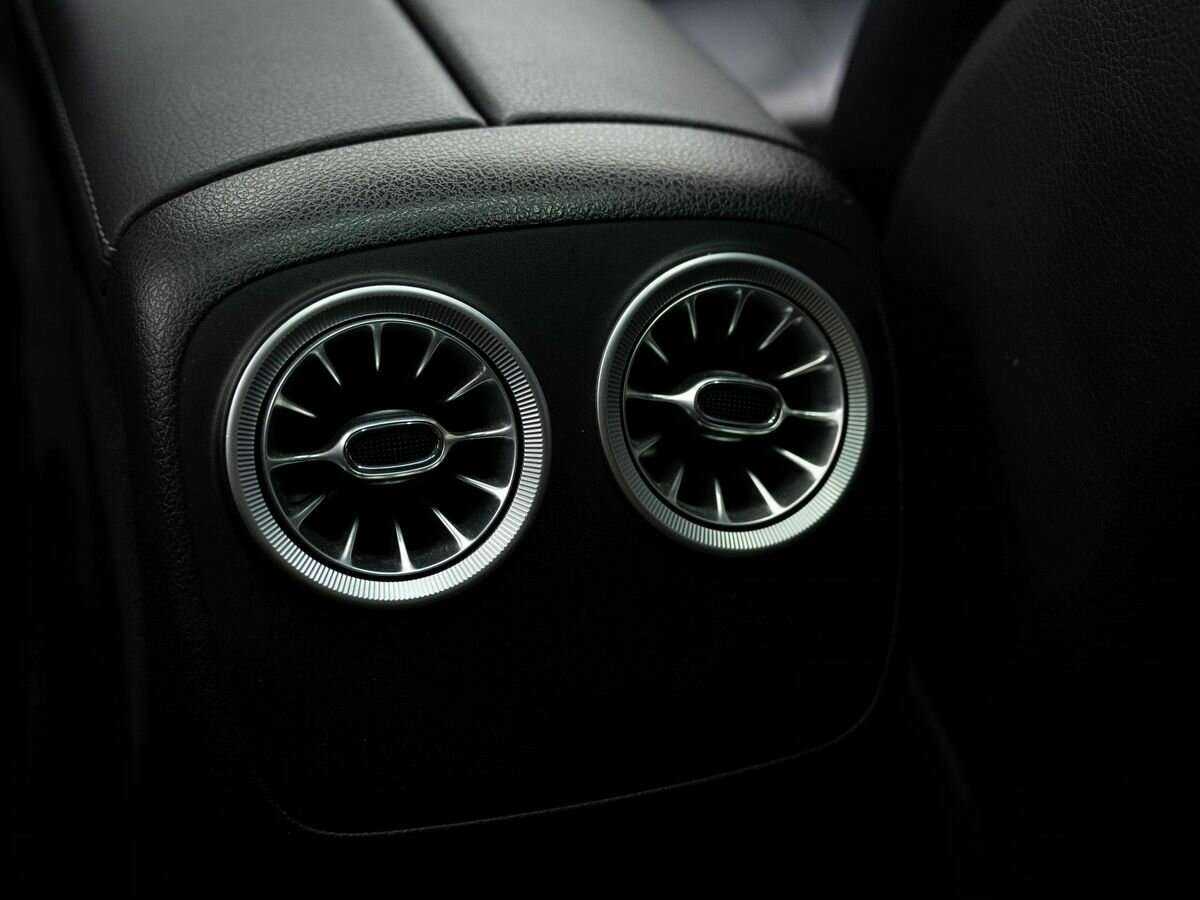 Б/У Мерседес-Бенц Е-Класс 2017 года. Фото: #18