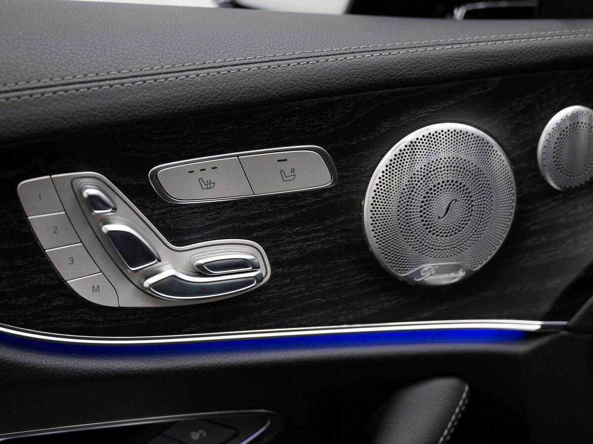 Б/У Мерседес-Бенц Е-Класс 2017 года. Фото: #21