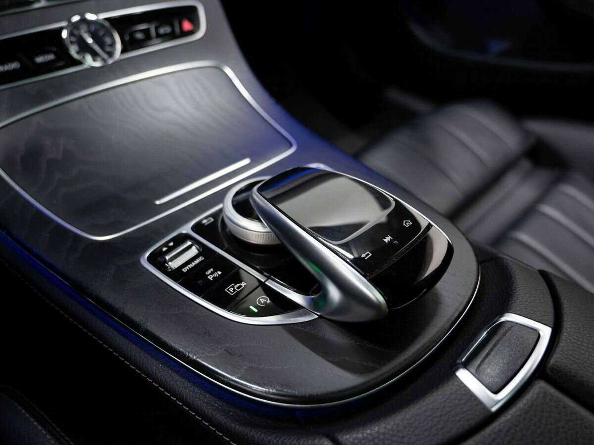 Б/У Мерседес-Бенц Е-Класс 2017 года. Фото: #26