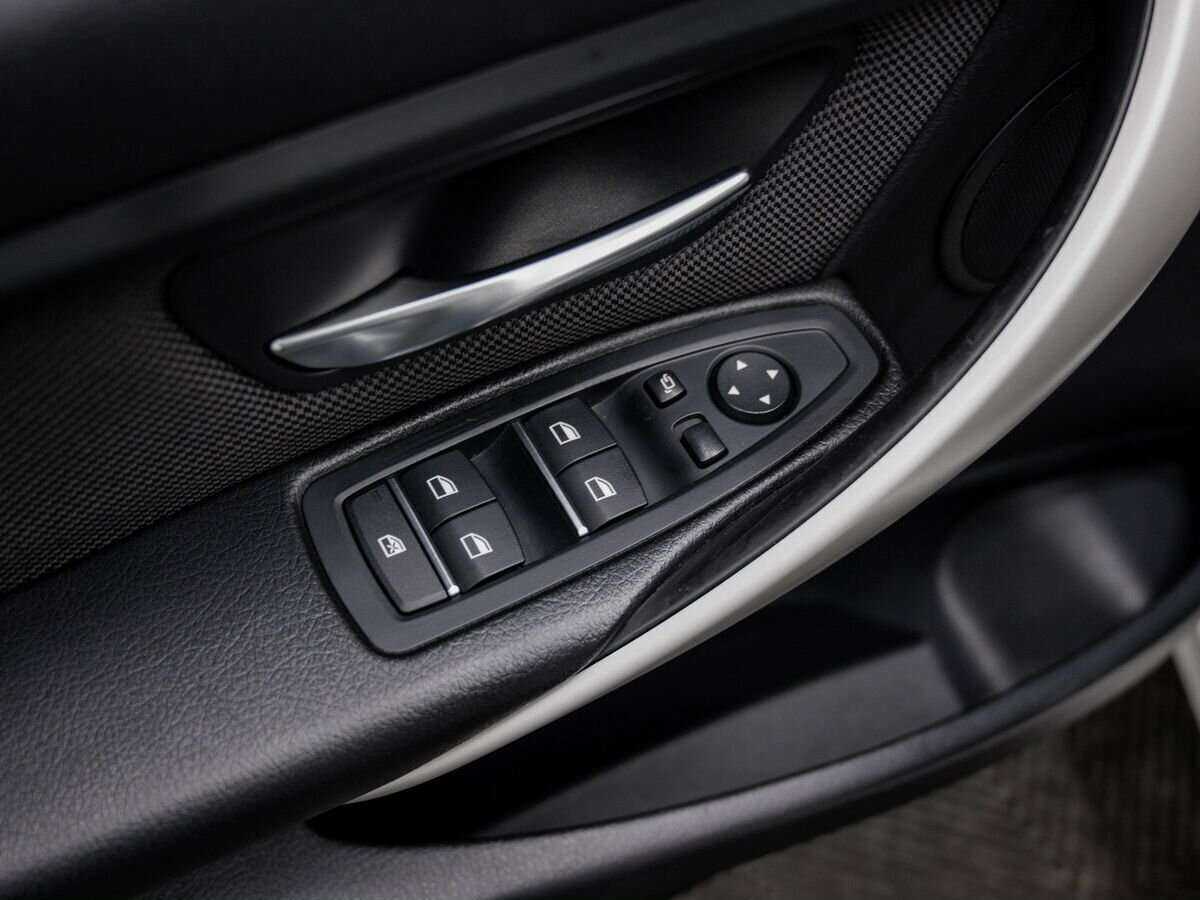 Б/У БМВ 3 серии 2016 года. Фото: #14