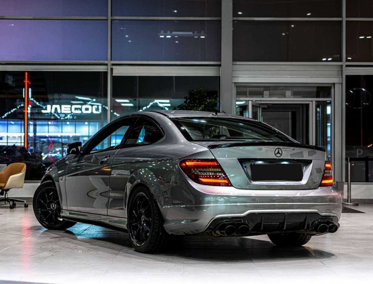 Б/У Мерседес-Бенц Ц-Класс 2012 года. Фото: #3