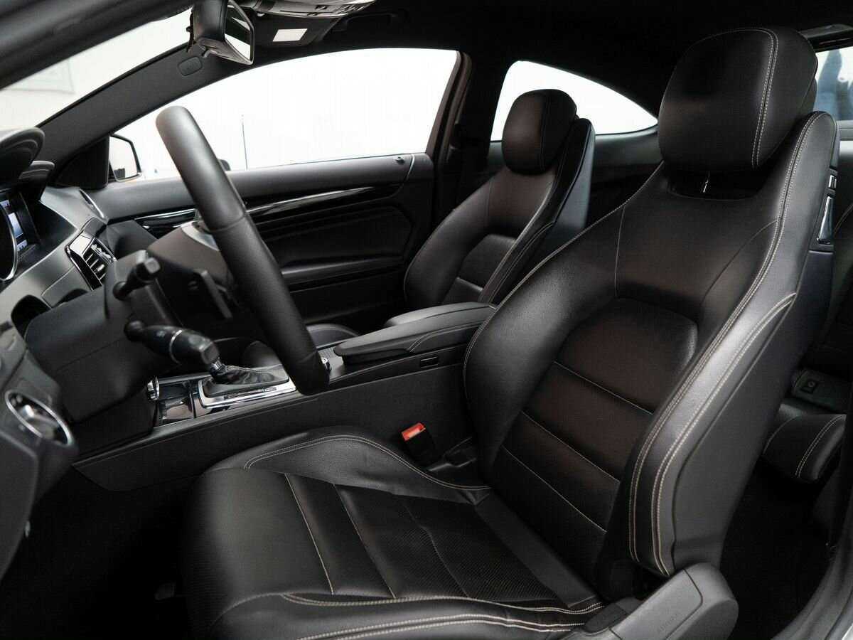 Б/У Мерседес-Бенц Ц-Класс 2012 года. Фото: #5