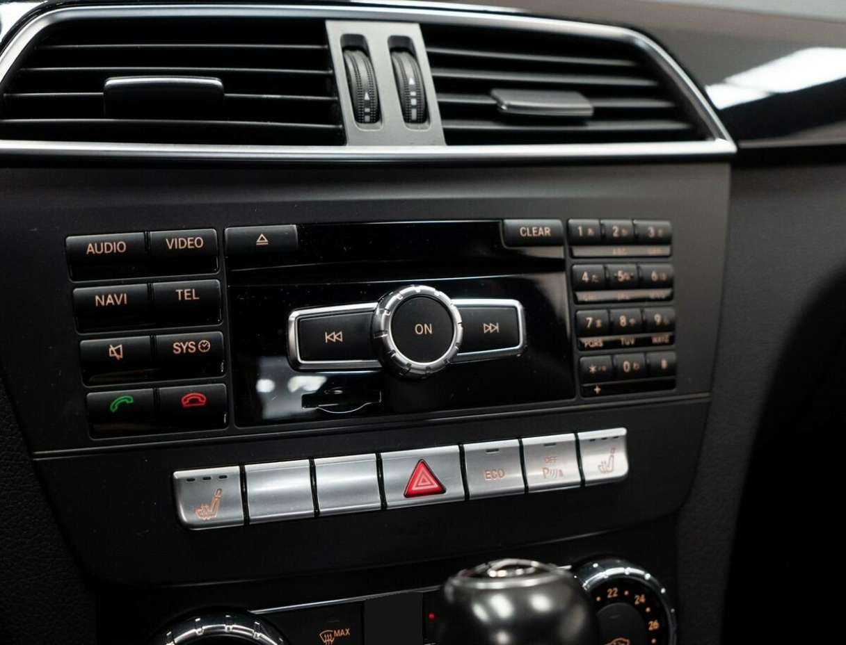 Б/У Мерседес-Бенц Ц-Класс 2012 года. Фото: #11