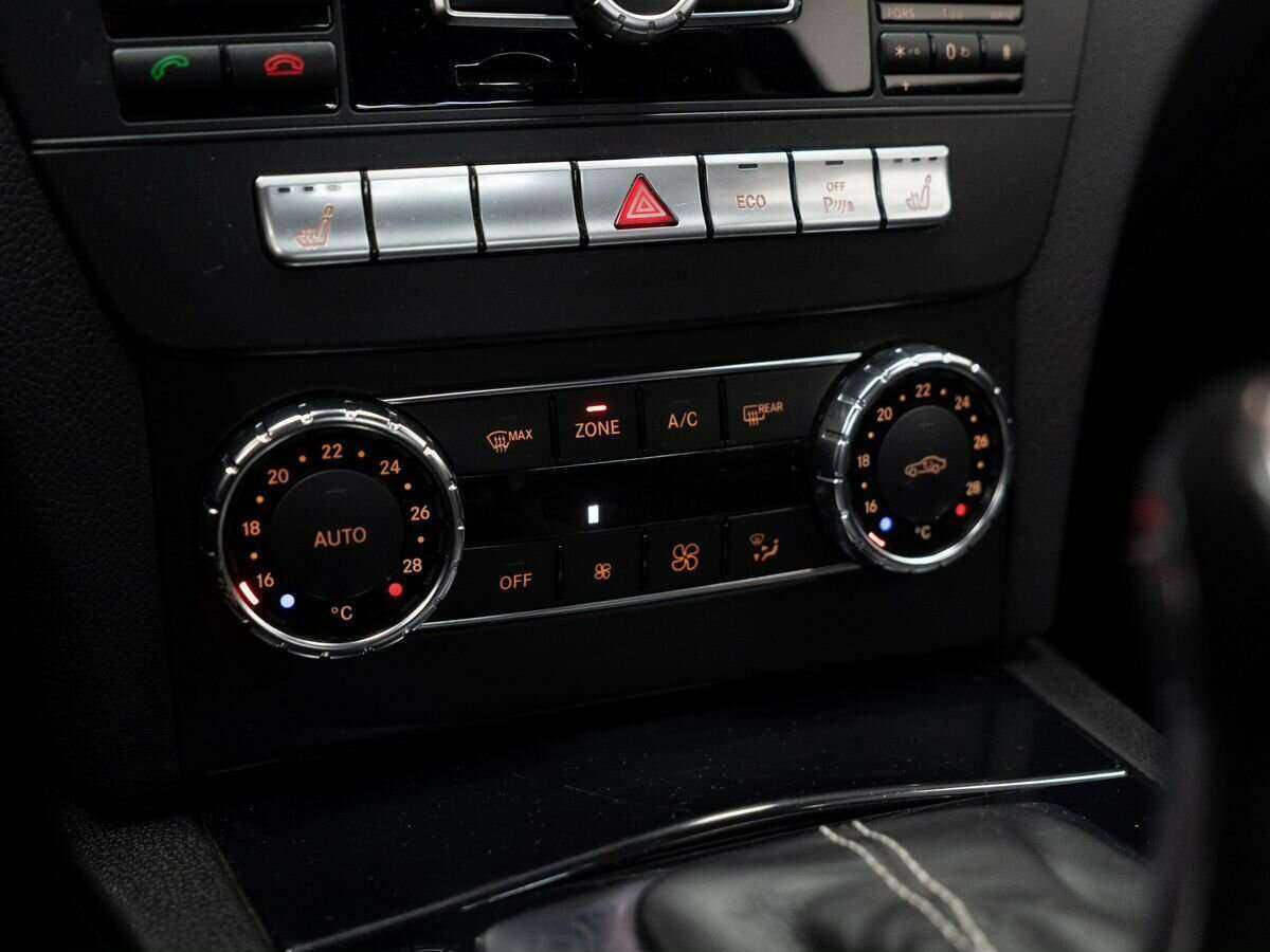 Б/У Мерседес-Бенц Ц-Класс 2012 года. Фото: #12