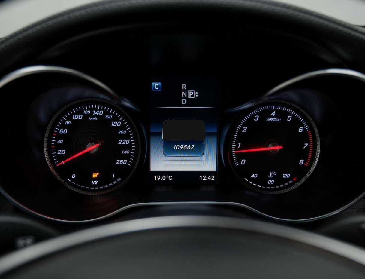 Б/У Мерседес-Бенц Ц-Класс 2014 года. Фото: #24