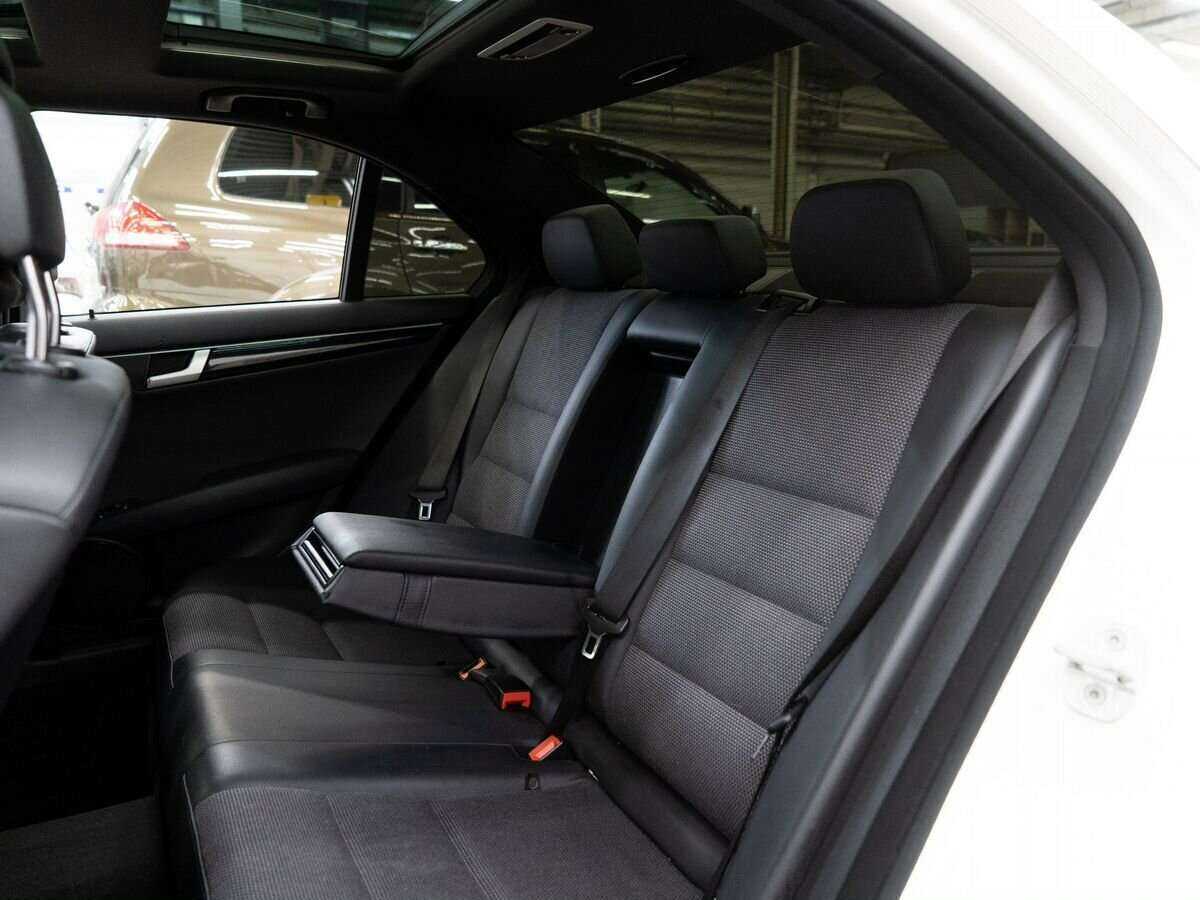 Б/У Мерседес-Бенц Ц-Класс 2012 года. Фото: #6