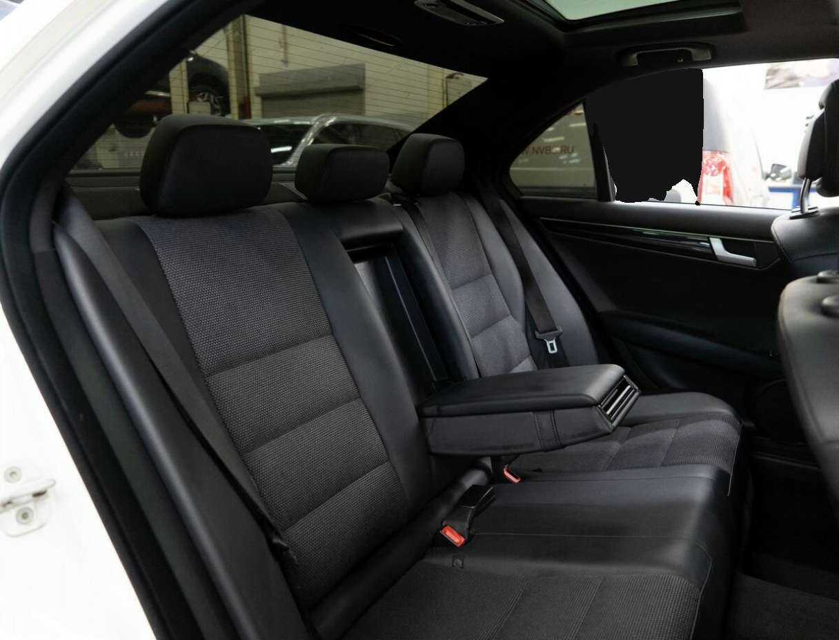 Б/У Мерседес-Бенц Ц-Класс 2012 года. Фото: #7