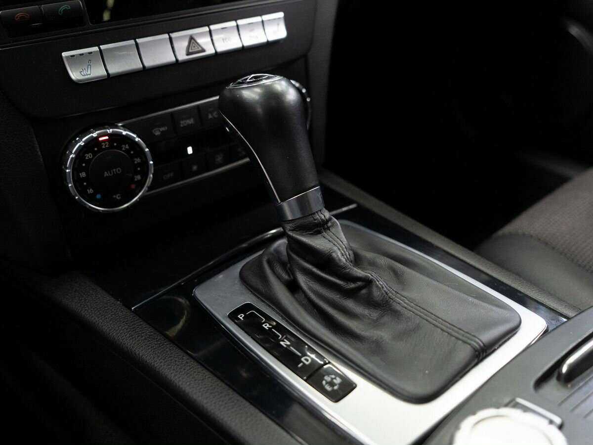 Б/У Мерседес-Бенц Ц-Класс 2012 года. Фото: #12