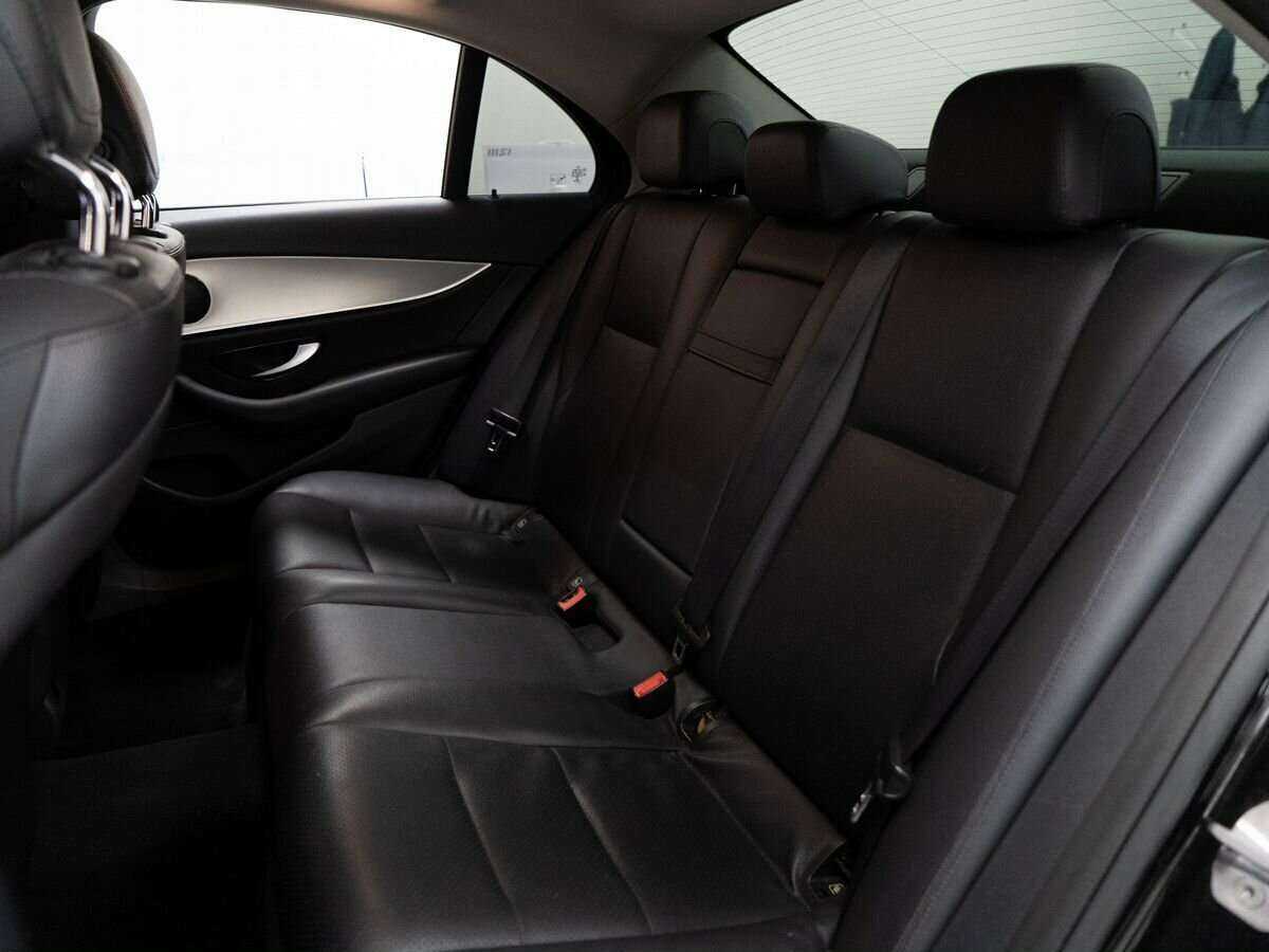 Б/У Мерседес-Бенц Е-Класс 2017 года. Фото: #6