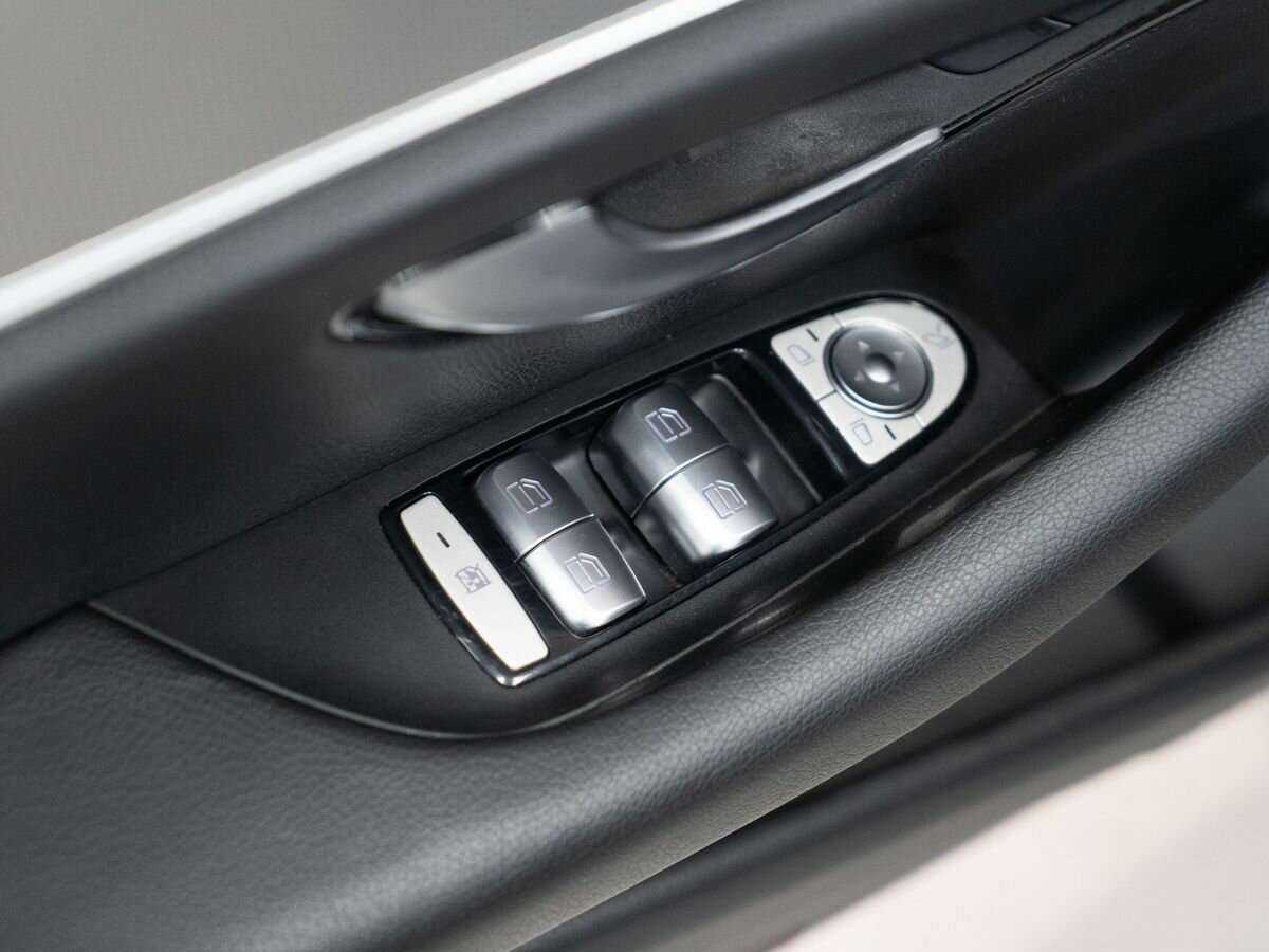 Б/У Мерседес-Бенц Е-Класс 2017 года. Фото: #15