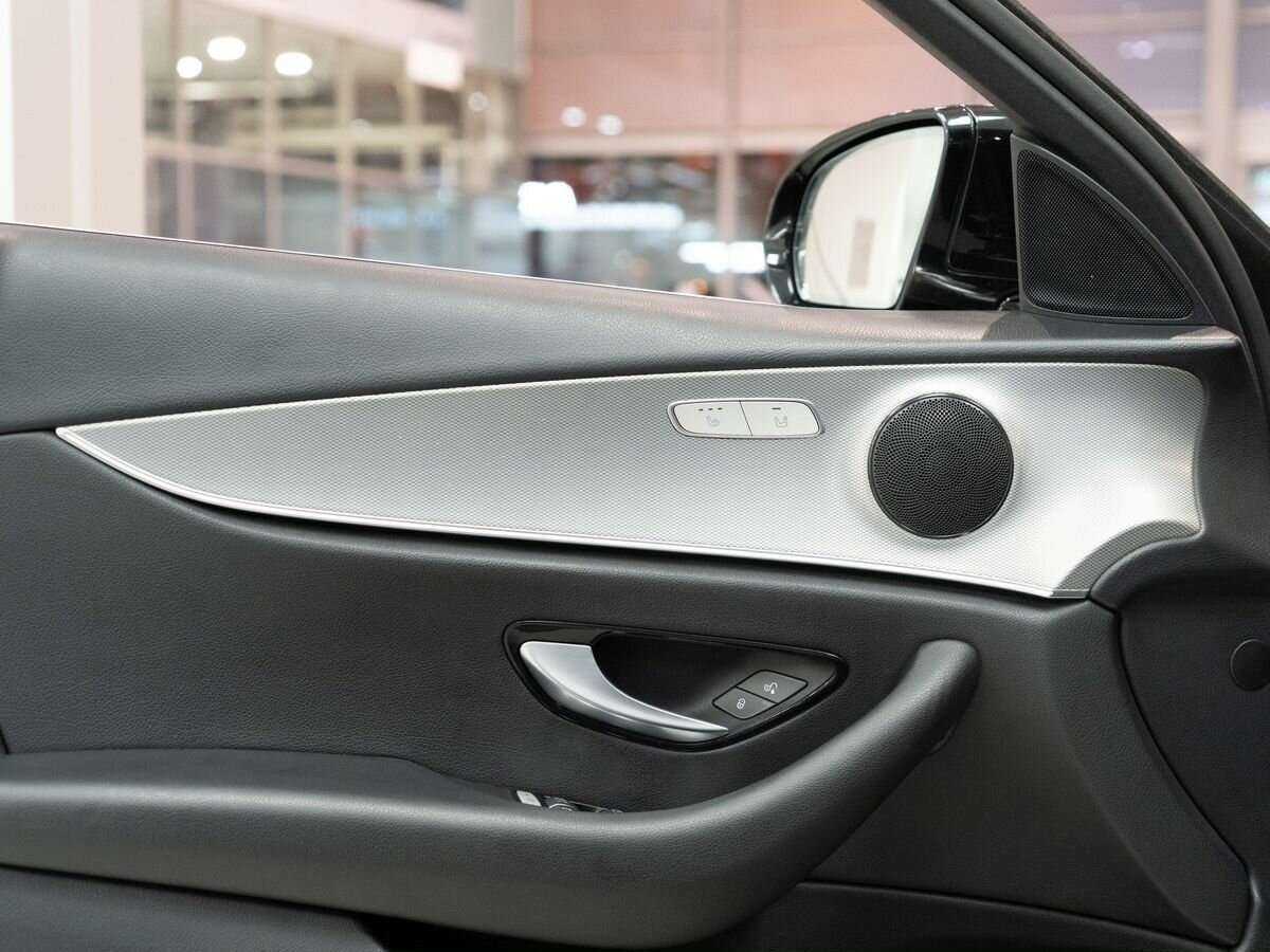 Б/У Мерседес-Бенц Е-Класс 2017 года. Фото: #16