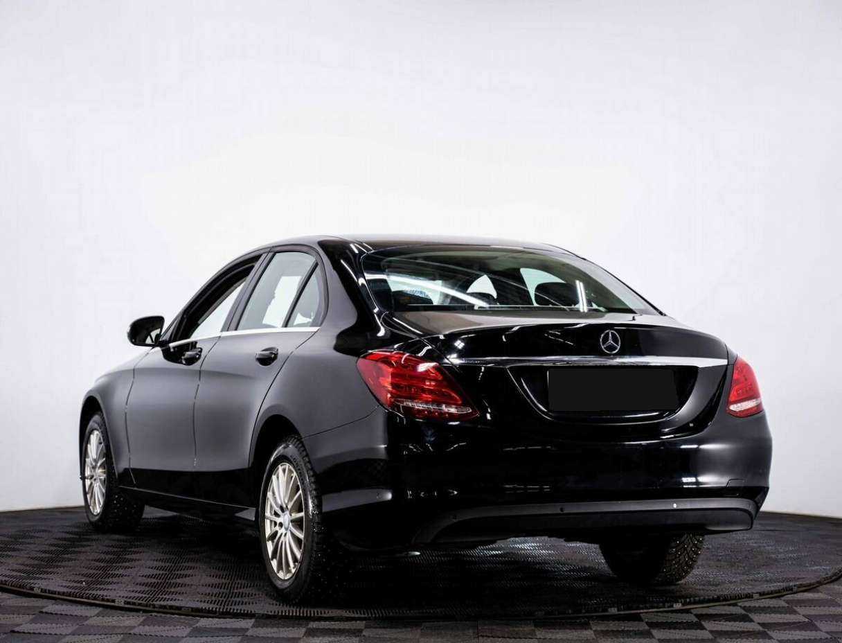 Б/У Мерседес-Бенц Ц-Класс 2015 года. Фото: #3