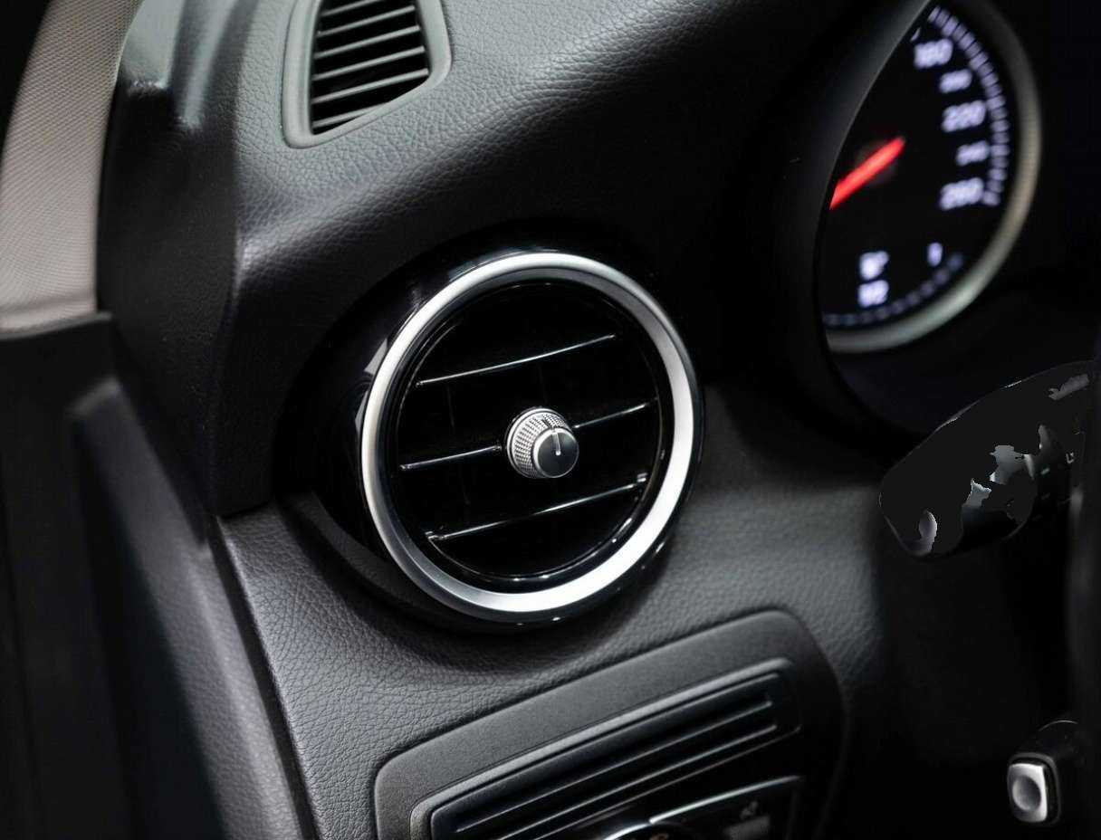 Б/У Мерседес-Бенц Ц-Класс 2015 года. Фото: #15