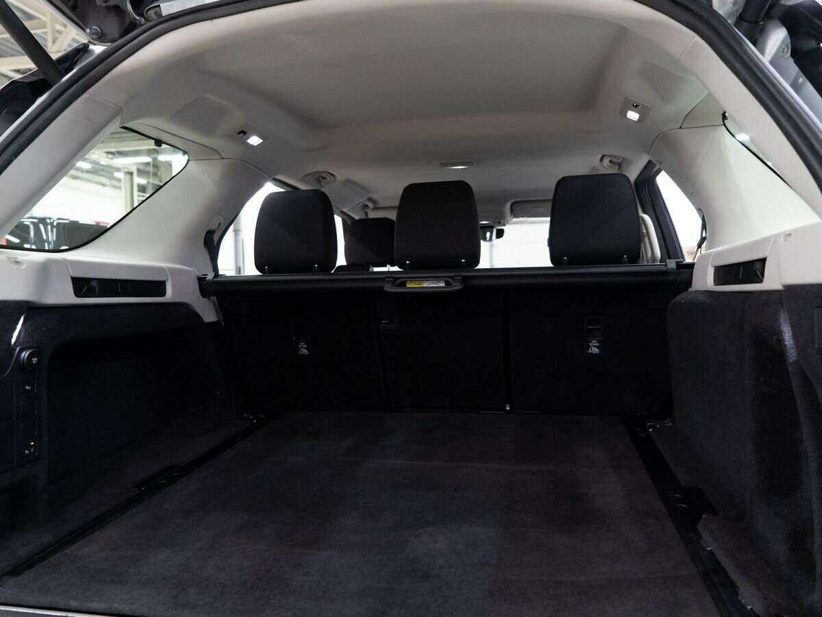 Б/У Лэнд Ровер Дискавери 2018 года. Фото: #7