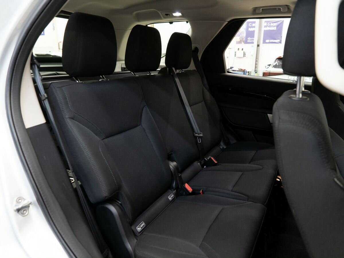 Б/У Лэнд Ровер Дискавери 2018 года. Фото: #8