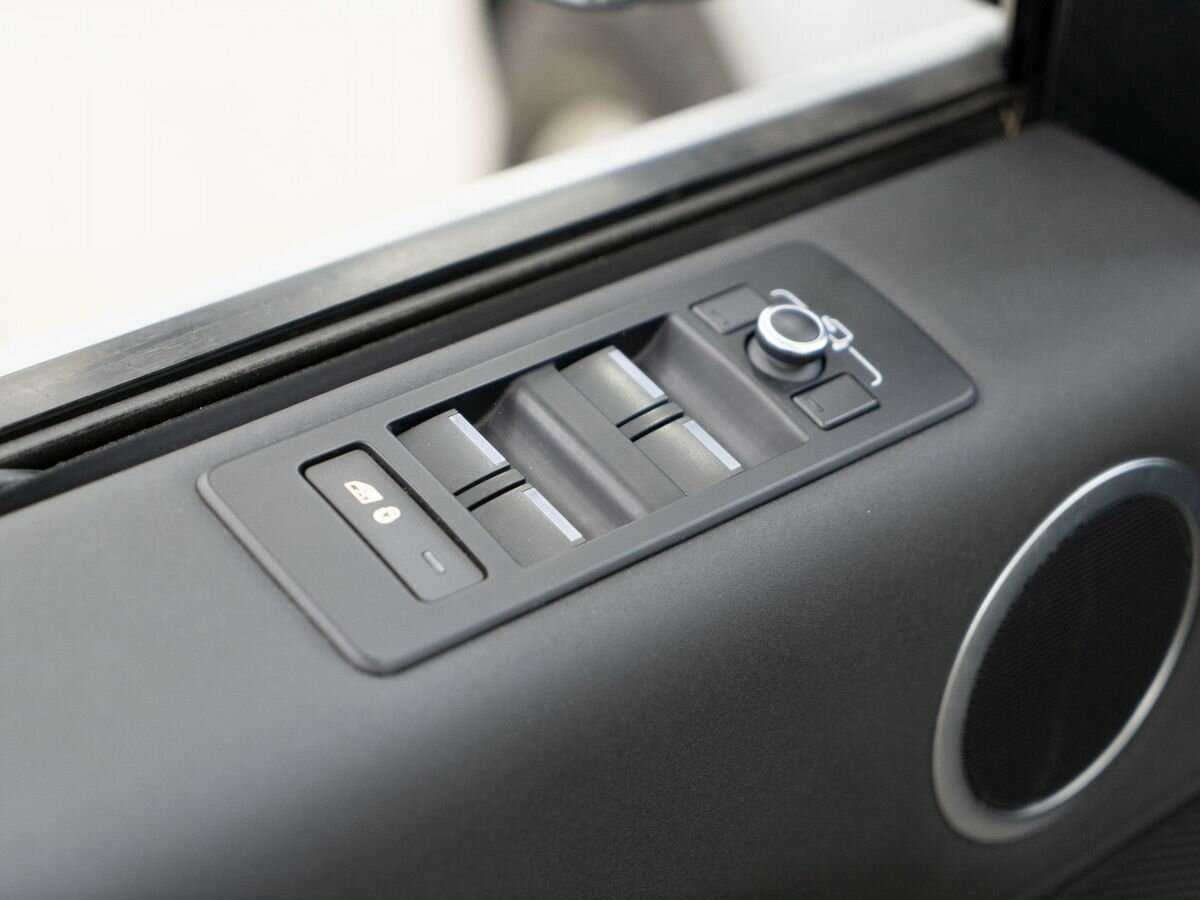 Б/У Лэнд Ровер Дискавери 2018 года. Фото: #15