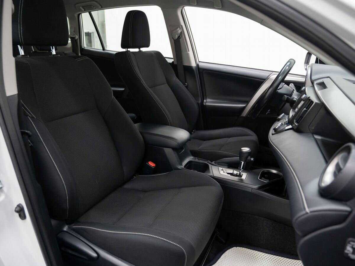 Б/У Тойота Рав4 2019 года. Фото: #9