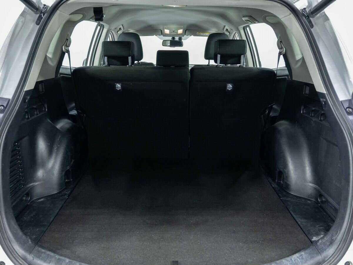 Б/У Тойота Рав4 2019 года. Фото: #23