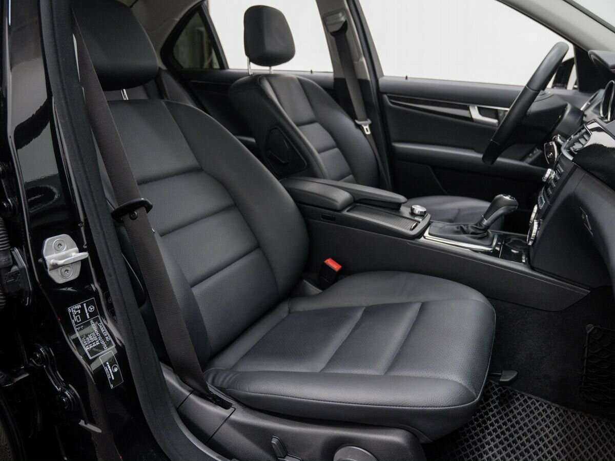 Б/У Мерседес-Бенц Ц-Класс 2013 года. Фото: #7