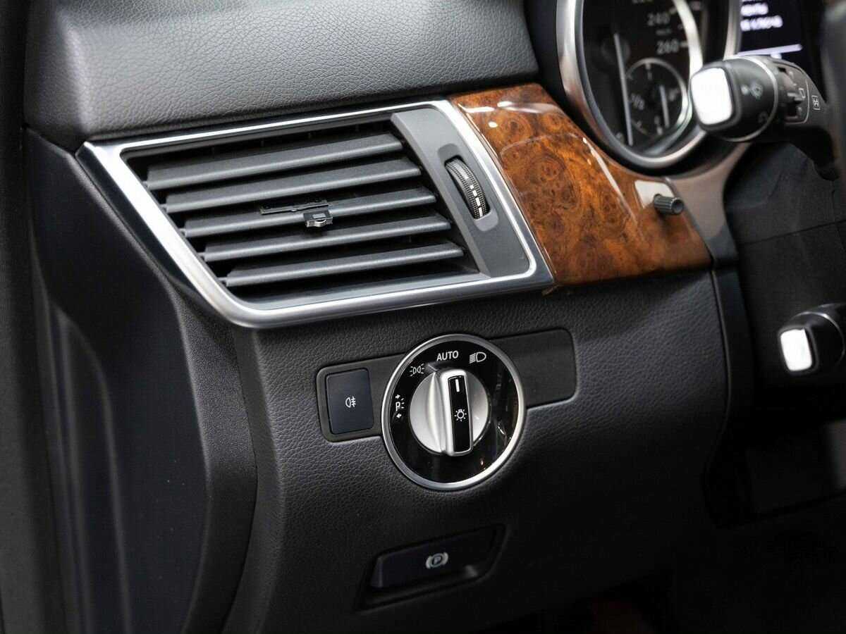 Б/У Мерседес-Бенц М-Класс 2012 года. Фото: #19