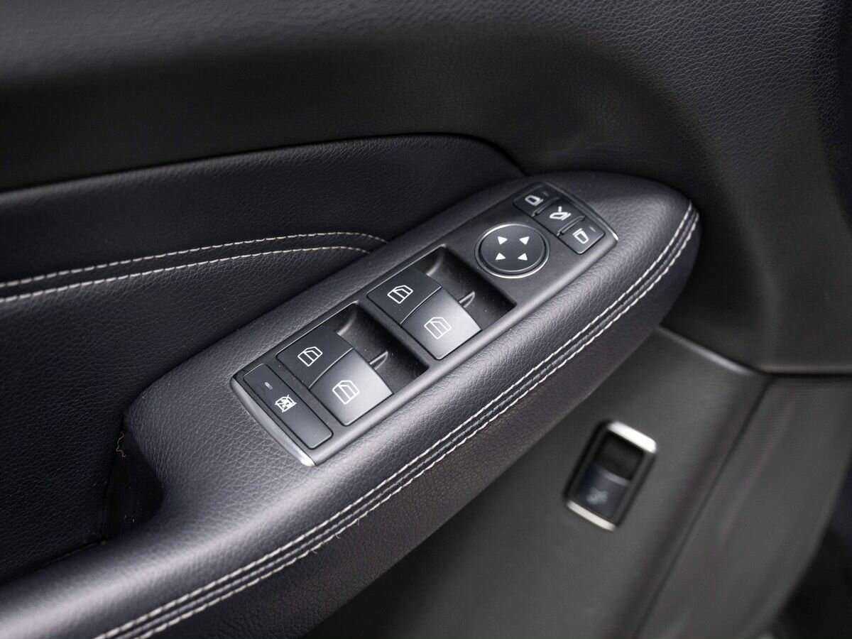 Б/У Мерседес-Бенц М-Класс 2012 года. Фото: #25