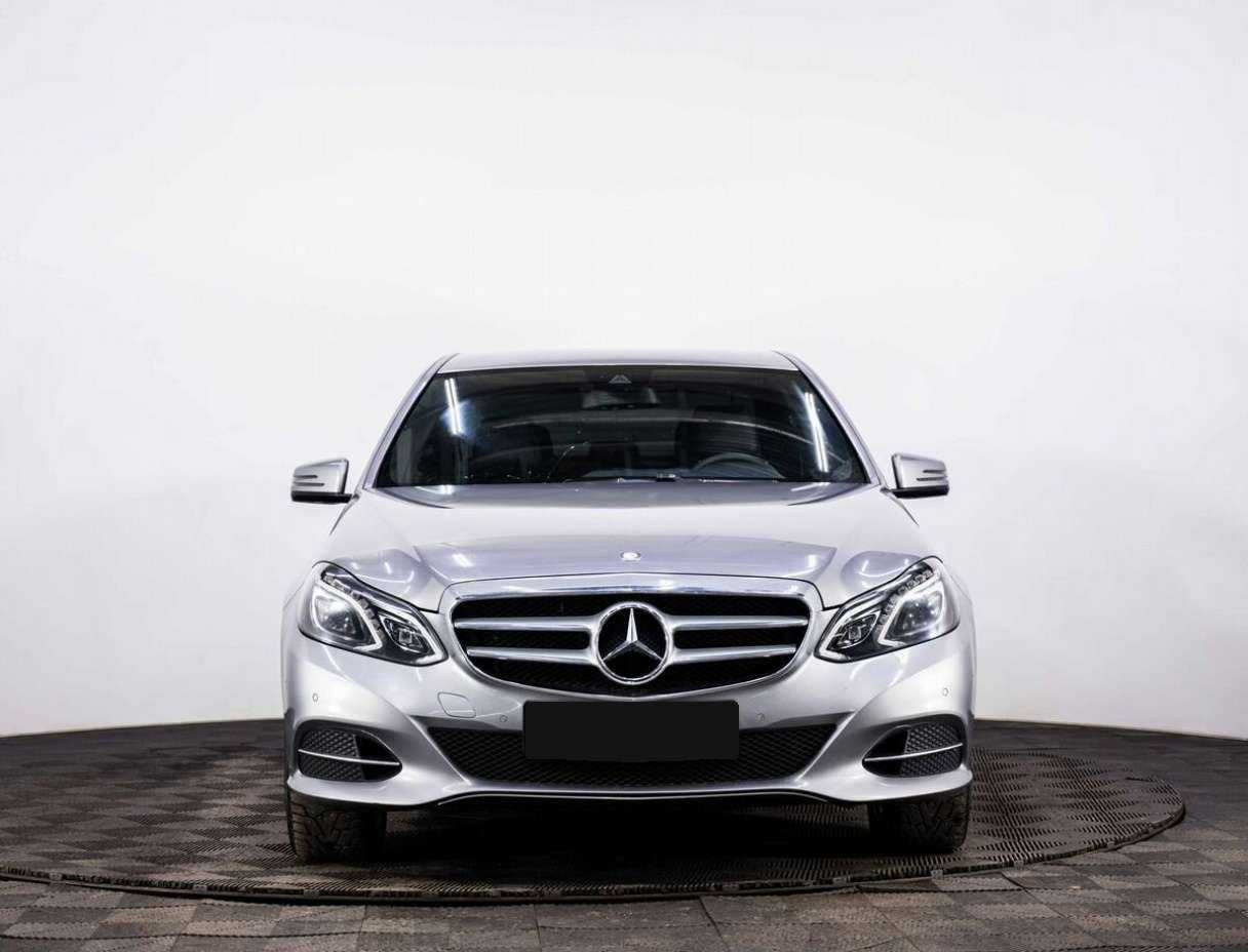 Б/У Мерседес-Бенц Е-Класс 2014 года. Фото: #1