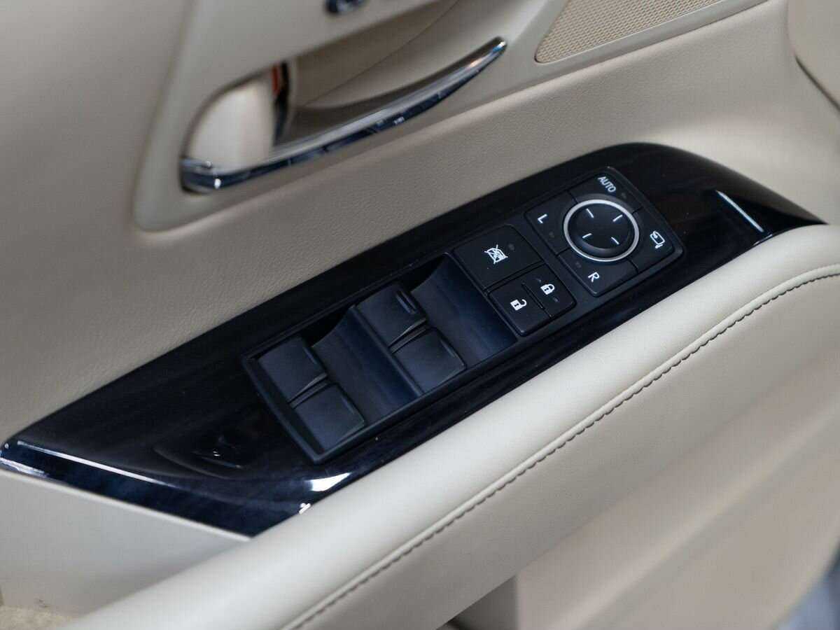 Б/У Лексус Р-Икс 2012 года. Фото: #14