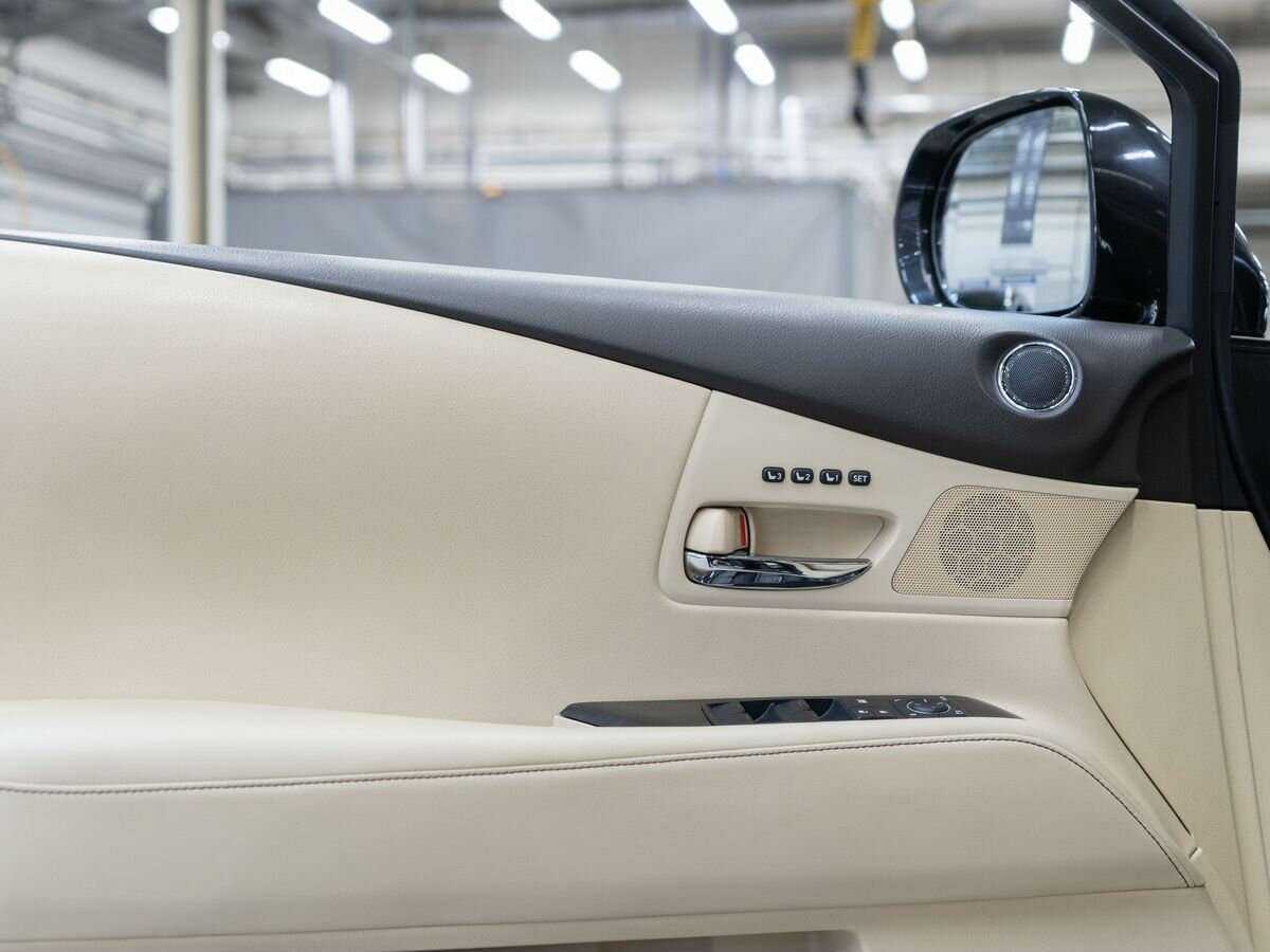 Б/У Лексус Р-Икс 2012 года. Фото: #15