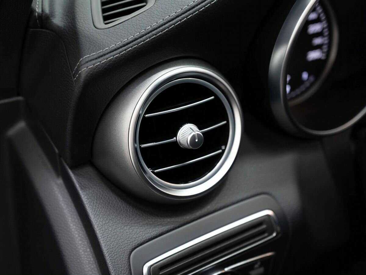 Б/У Мерседес-Бенц Ц-Класс 2014 года. Фото: #19