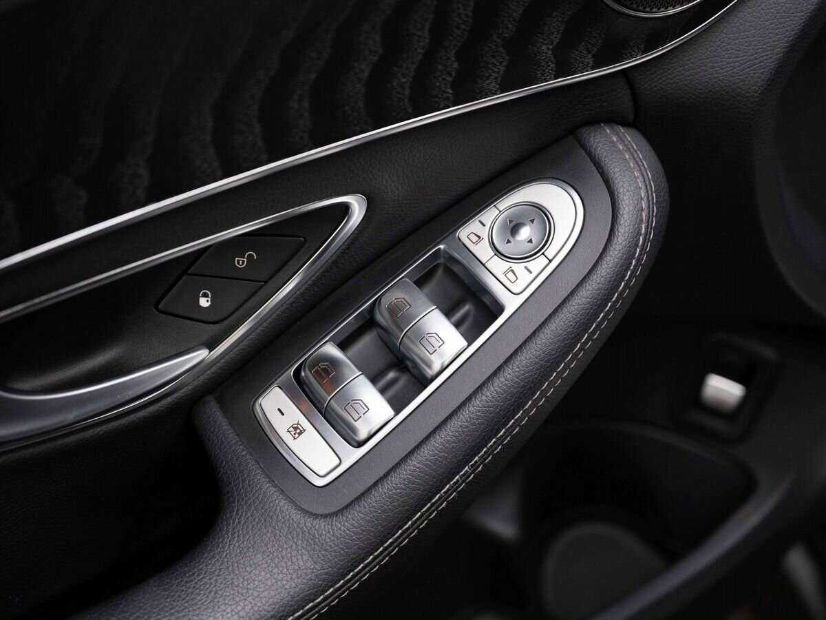 Б/У Мерседес-Бенц Ц-Класс 2014 года. Фото: #24