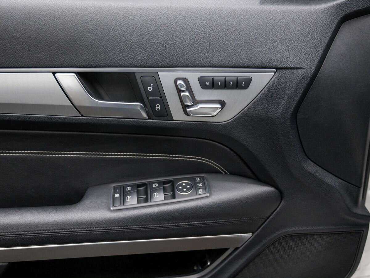 Б/У Мерседес-Бенц Е-Класс 2014 года. Фото: #14