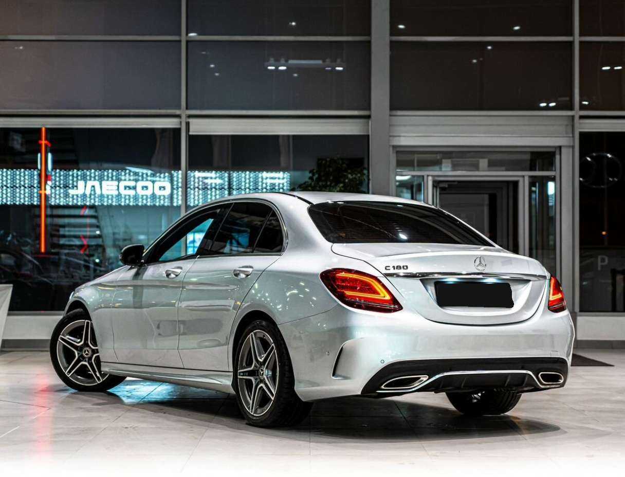 Б/У Мерседес-Бенц Ц-Класс 2018 года. Фото: #3