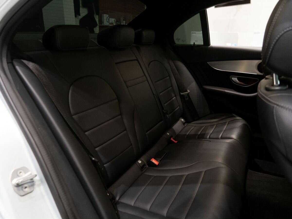 Б/У Мерседес-Бенц Ц-Класс 2018 года. Фото: #8