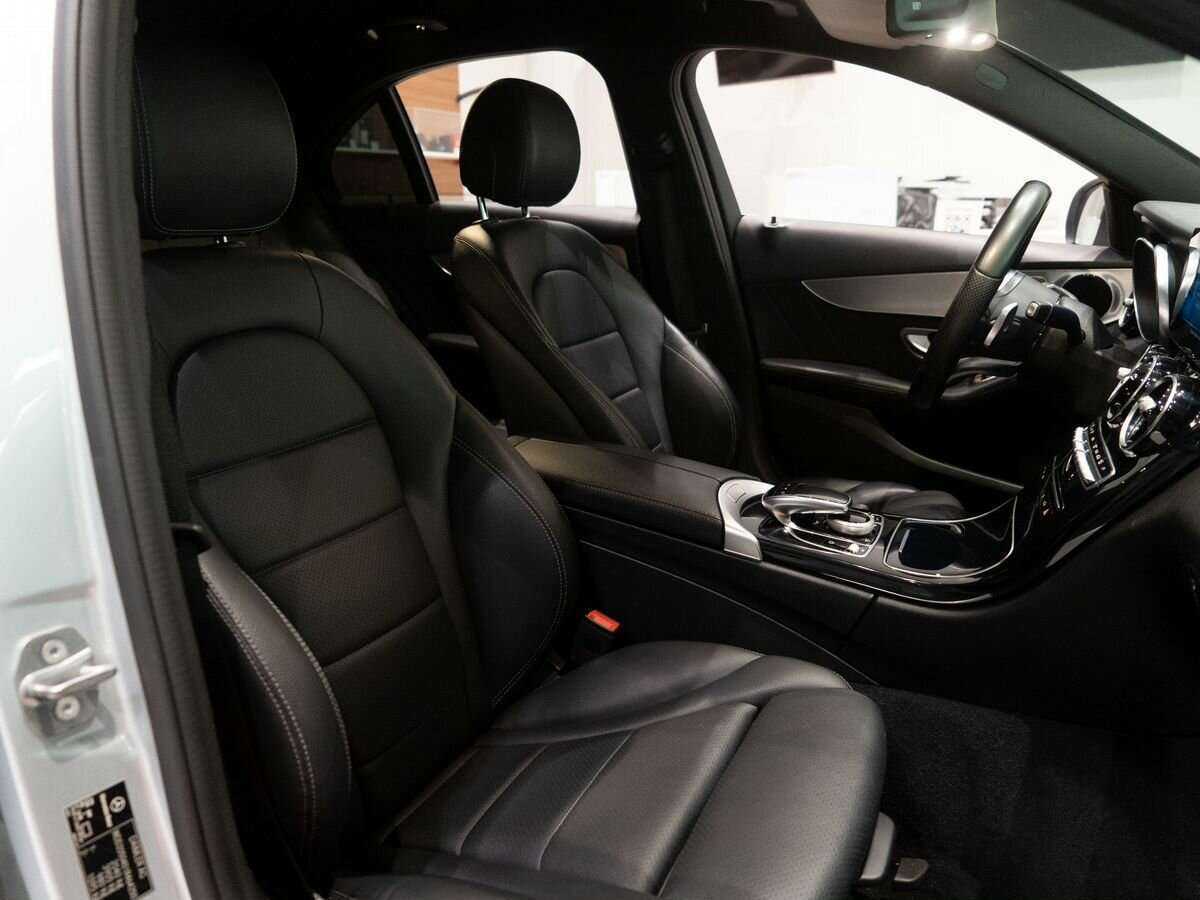 Б/У Мерседес-Бенц Ц-Класс 2018 года. Фото: #9