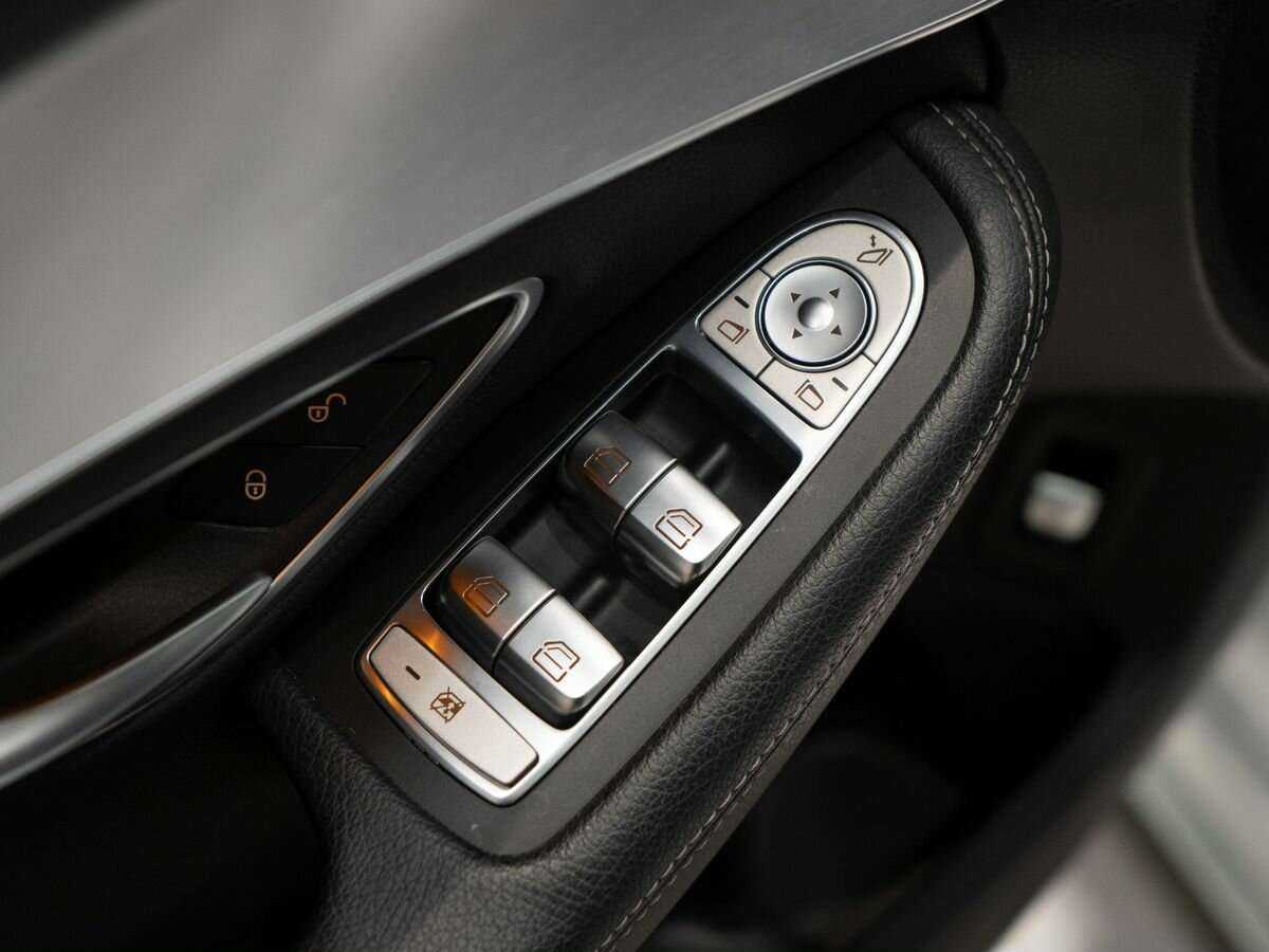 Б/У Мерседес-Бенц Ц-Класс 2018 года. Фото: #14