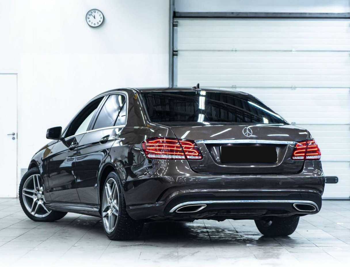 Б/У Мерседес-Бенц Е-Класс 2013 года. Фото: #3